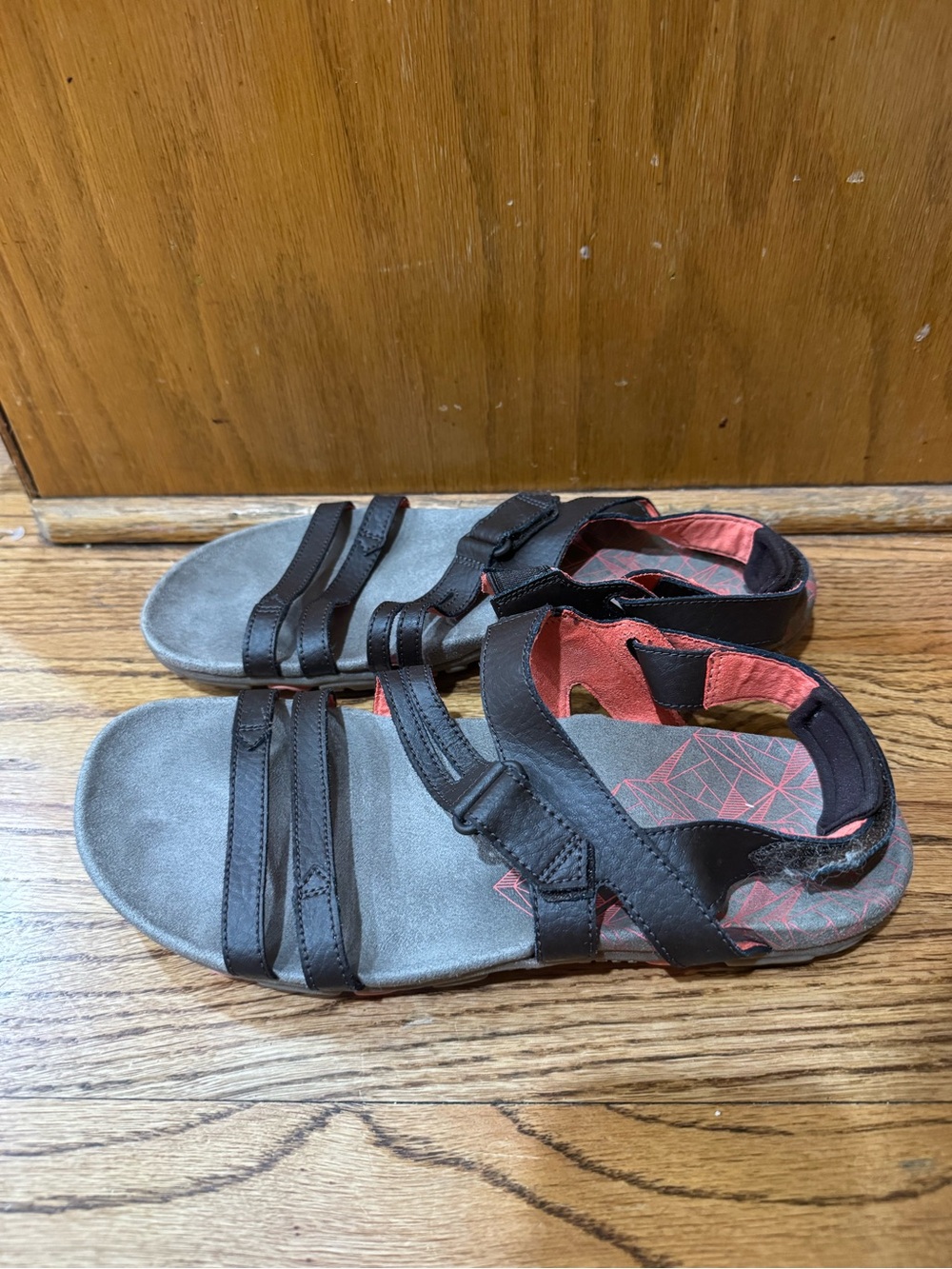 Women’s Merrell Espresso and Coral Performance Footwear Sandals Size 8